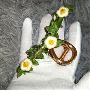 Floral Gold Hair Clip NWOT